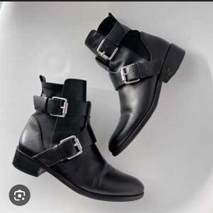 EUC Vince Camuto Black FULL Leather Buckle Strap Moto Pull On Boots "7.5/37.5"